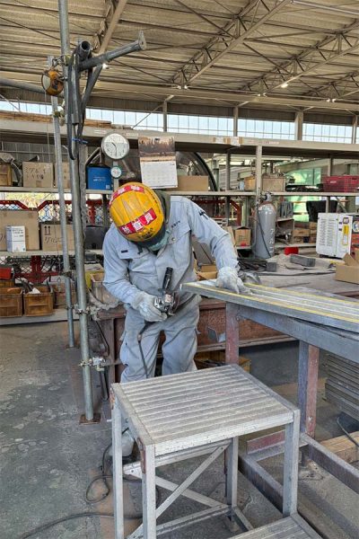 足場板修理作業